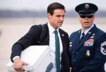 Uncomfortable Chats: Teens Accuse Trump’s Ex-Aide in Project 2025 news-24092024-233528