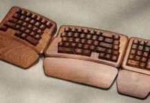 $549 All-Wood Split Ergonomic Keyboard: Perfect for Cottagecore Fans news-22112024-082626