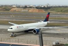 Delta Flight DL275 Diverted at LAX: How Does It Affect Your Connecting Flights? Delta Flight DL275 diverted, DL275 LAX diversion, Delta emergency landing LAX, DL275 flight update, Delta diverted flight news, DL275 incident report, LAX airport flight diversion, Delta airline disruption